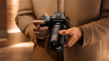 Người dùng máy ảnh medium format Hasselblad ngàm X có lens góc rộng, khẩu lớn mới XCD 2.5/25V
