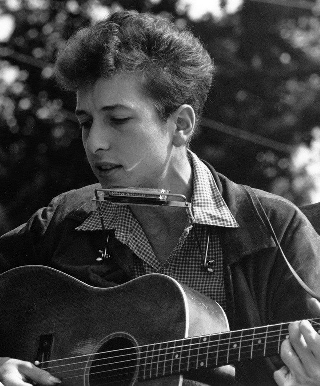 Ngôi sao gạo cội Bob Dylan và album “Shadow In The Night” đạt được 5 sao từ nhiều tạp chí uy tín hàng đầu ảnh 2