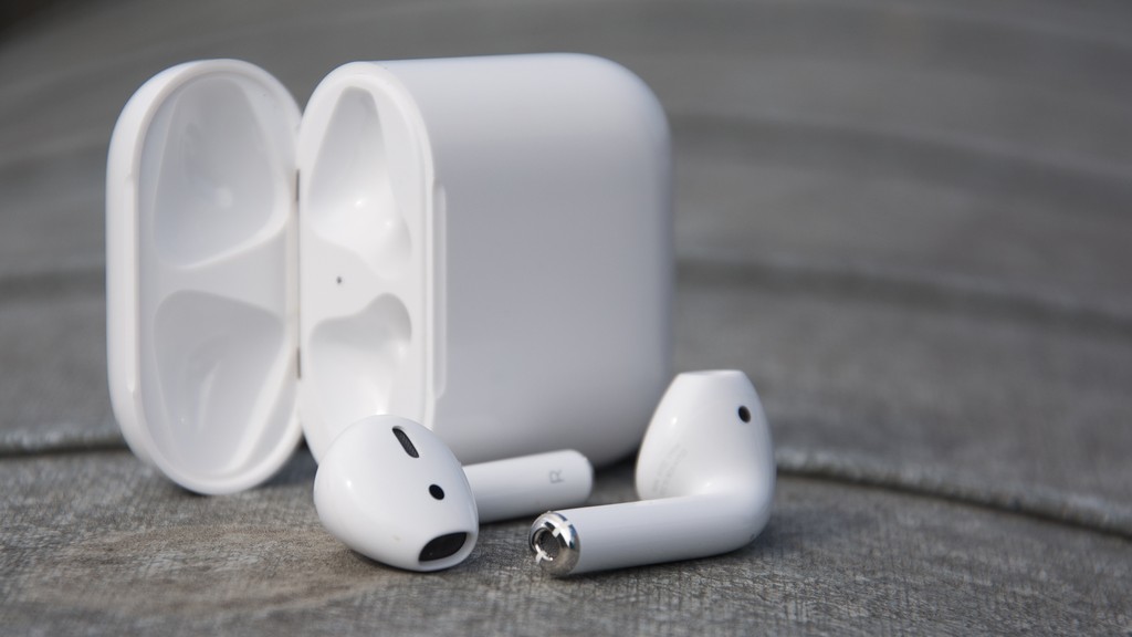 Apple bắt đầu bán tai nghe Bluetooth AirPods giá 159USD ảnh 1