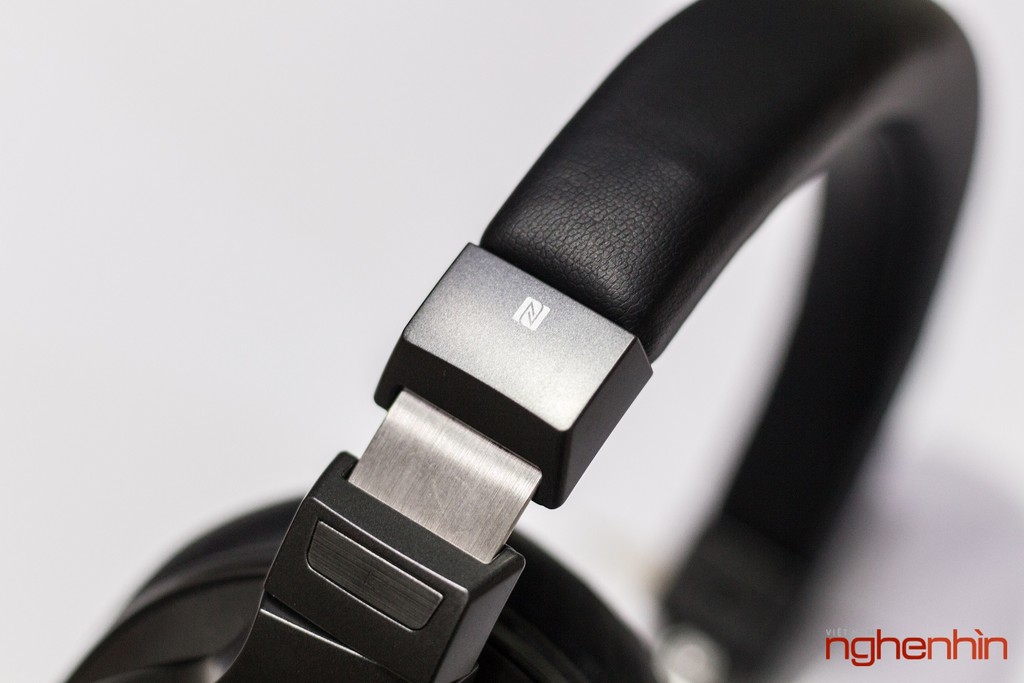 Mở hộp tai nghe Bluetooth Audio Technica: Hi-res, pin 15 giờ ảnh 8