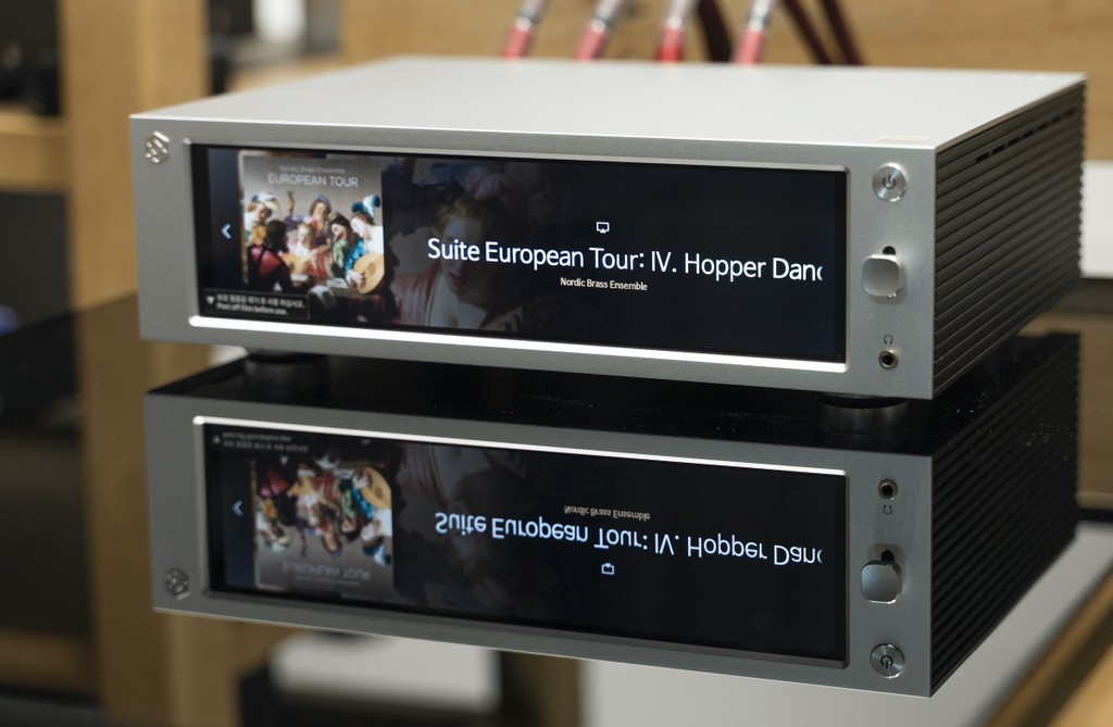 Hifi Rose RS201E - Music server đa nhiệm tích hợp ampli, trình chiếu video 4K trên màn hình 8,8in và TV ảnh 1