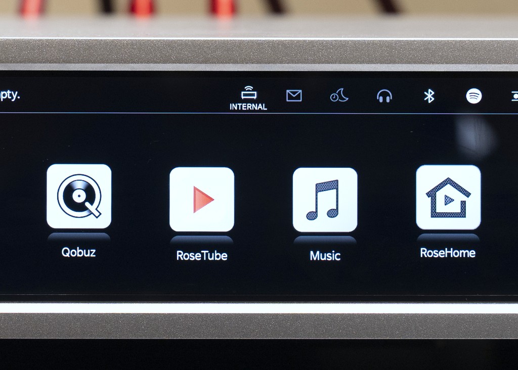 Hifi Rose RS201E - Music server đa nhiệm tích hợp ampli, trình chiếu video 4K trên màn hình 8,8in và TV ảnh 8