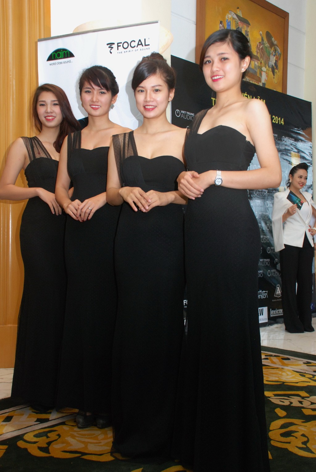 Những bóng hồng gợi cảm tại Hà Nội AV Show 2014 ảnh 2