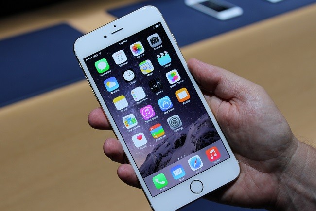 Apple lập kỷ lục bán 10 triệu iPhone chỉ sau 3 ngày ra mắt ảnh 1