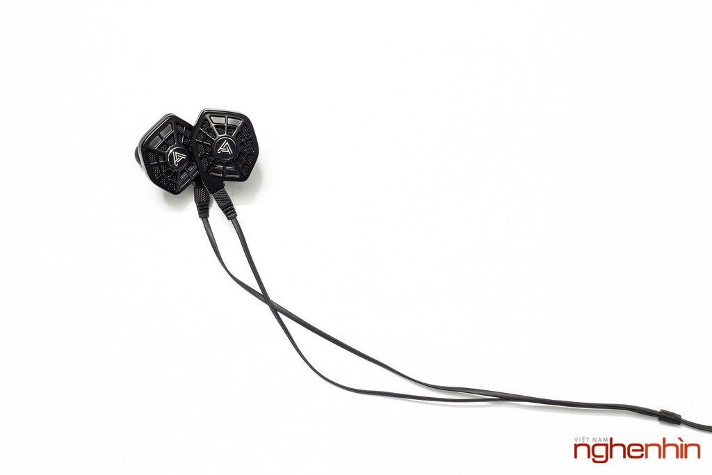 Mở hộp cặp tai nghe từ phẳng in-ear Audeze iSine 10 ảnh 1