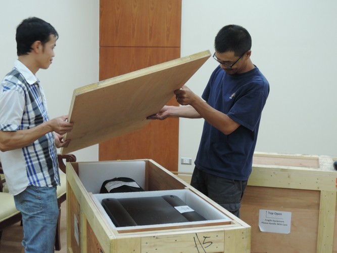 Khui thùng loa bookshelf giá 42 nghìn USD tại AV Show 2015 ảnh 1