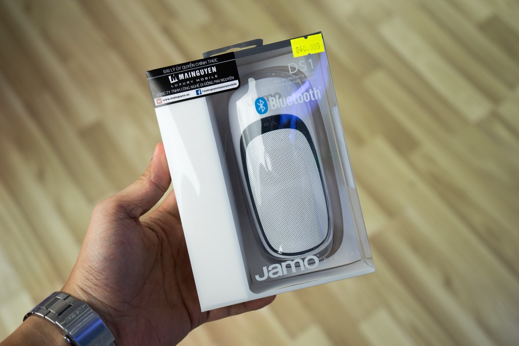 Trên tay Jamo DS 1 - Loa Bluetooth kiêm đèn pin giá 840 nghìn ảnh 2