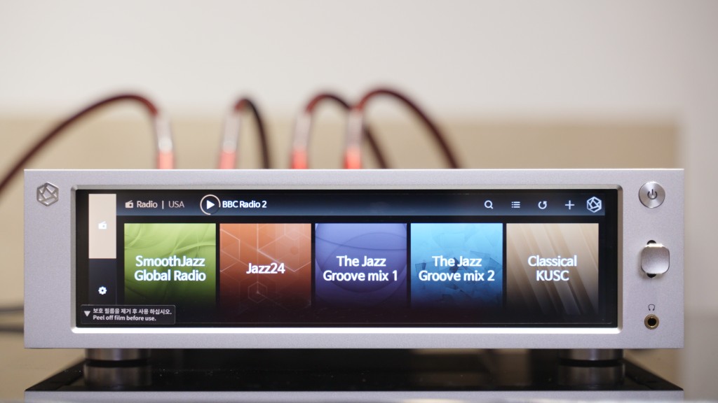 Hifi Rose RS201E - Music server đa nhiệm tích hợp ampli, trình chiếu video 4K trên màn hình 8,8in và TV ảnh 2