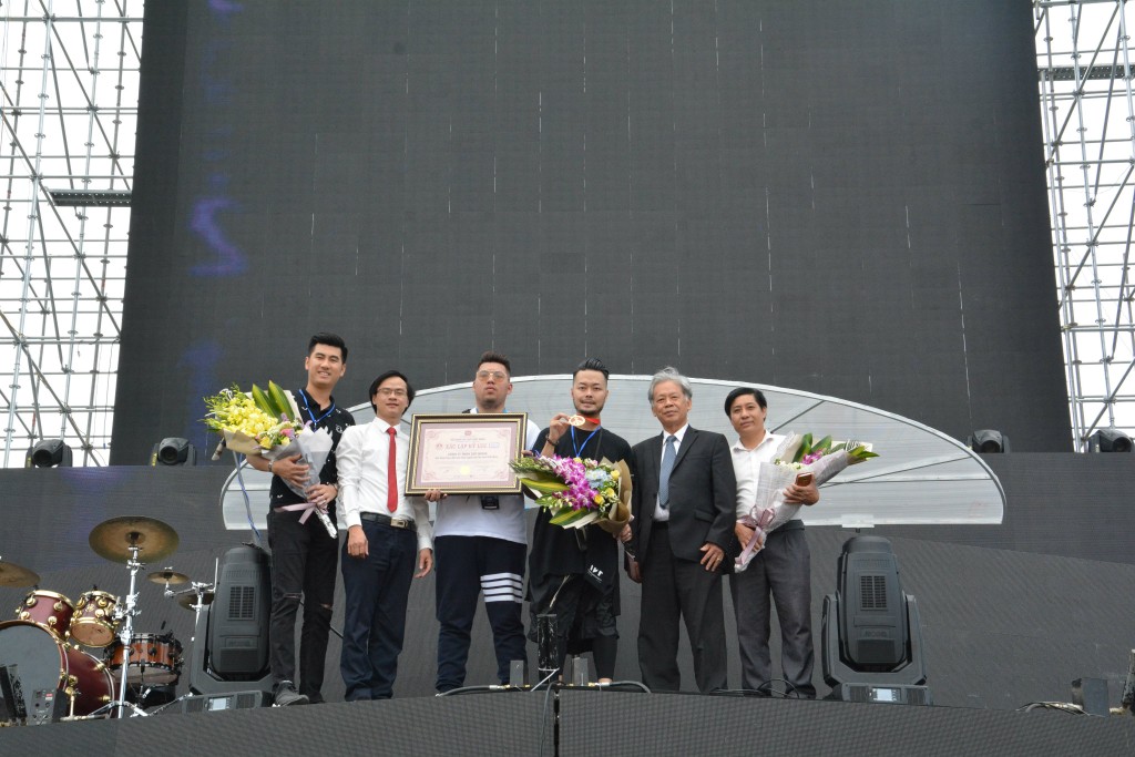 Sân khấu sự kiện âm nhạc NEX by VinaPhone được vinh danh kỷ lục Việt Nam ảnh 1