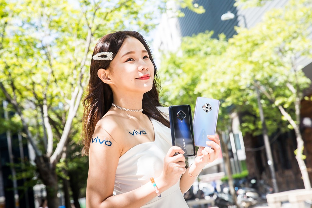 Vivo X50e 5G ra mắt: Snapdragon 765G, sạc nhanh 33W, giá 482 USD ảnh 3