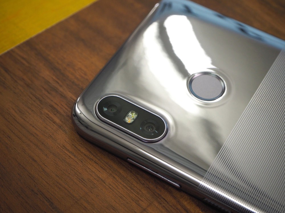 HTC U12 Life ra mắt: Snapdragon 636, 2 tông màu đẹp mắt, giá 390 USD ảnh 3