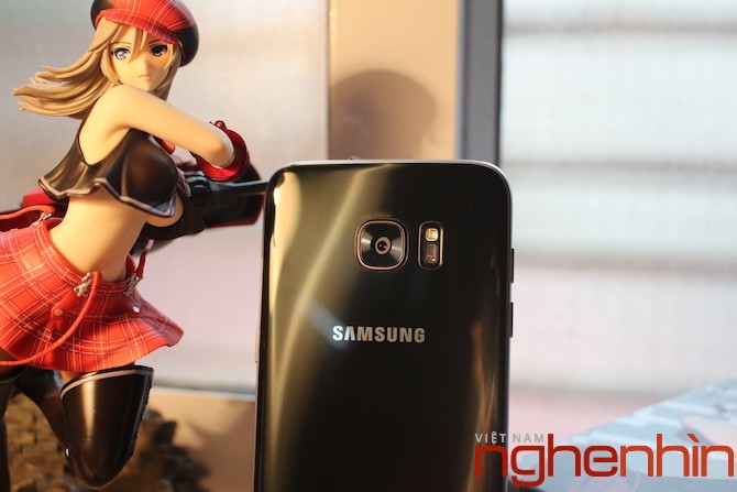 Sony Xperia Z5 Premium đọ Samsung Galaxy S7 edge ảnh 15
