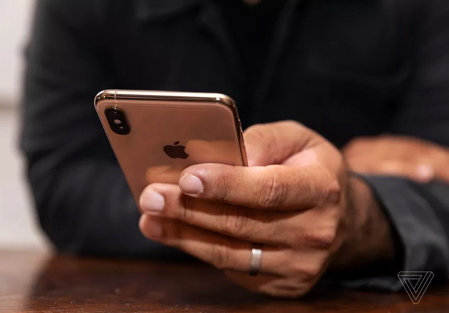 iPhone 2019 có thể kèm theo sạc USB-C và cáp Lightning ảnh 1
