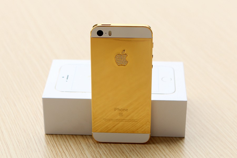 Chiêm ngưỡng iPhone SE mạ vàng 24K giá nghìn đô tại Việt Nam ảnh 1