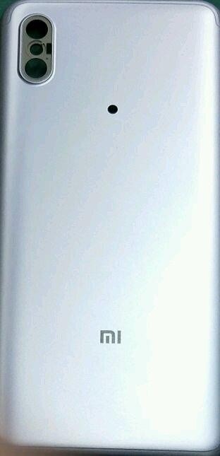 Lộ diện mặt lưng Xiaomi Mi 6X: camera kép dọc như iPhone X? ảnh 1