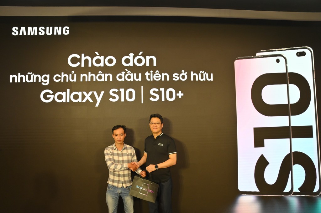 Galaxy S10/S10+ bán chạy nhất trong lịch sử dòng Galaxy S tại Việt Nam ảnh 2
