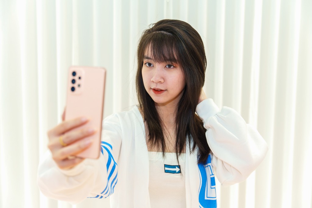Mở hộp Galaxy A53 5G: smartphone tối ưu game cho GenZ ảnh 5