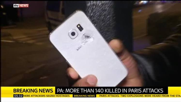 Galaxy S6 edge đỡ đạn cho nạn nhân khủng bố ở Paris ảnh 1