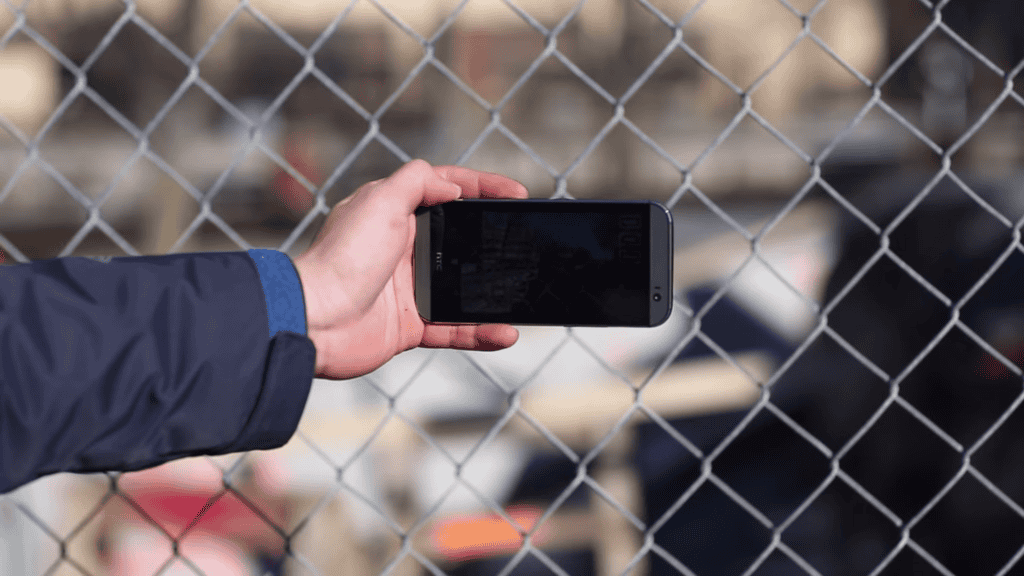 Smartphone sắp có thể chụp ảnh xuyên vật cản ảnh 1