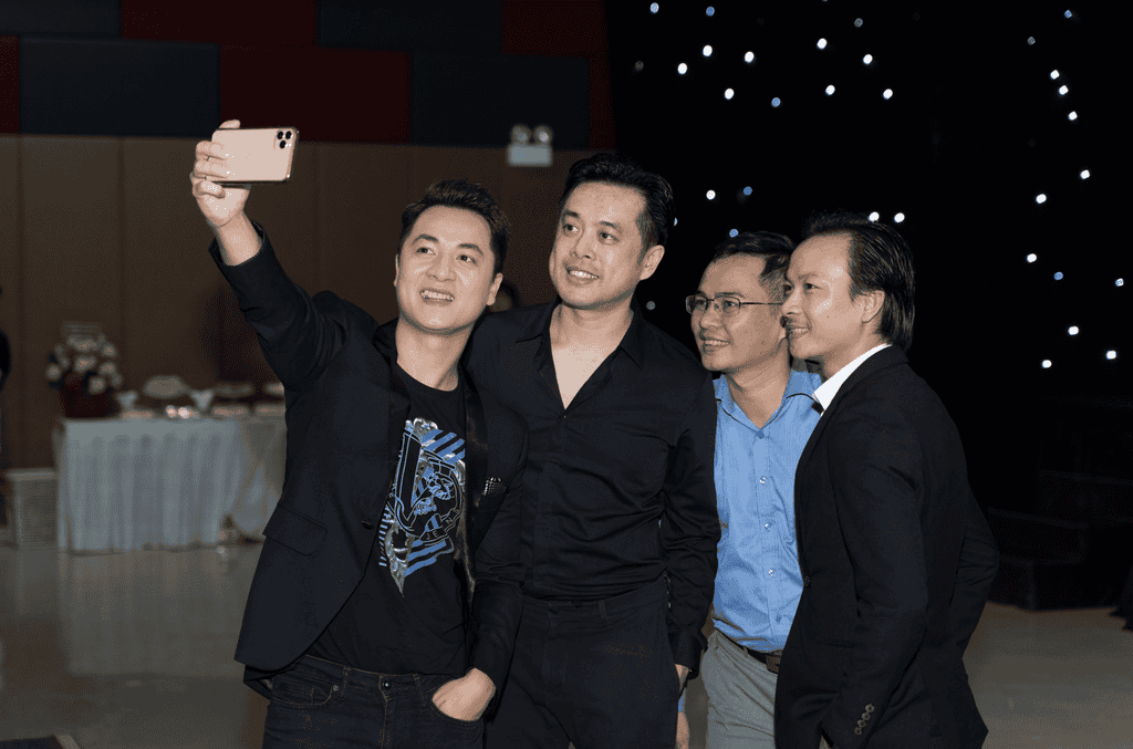 Di Động Việt mở bán iPhone 12 series chính hãng giá từ 20 triệu ảnh 2