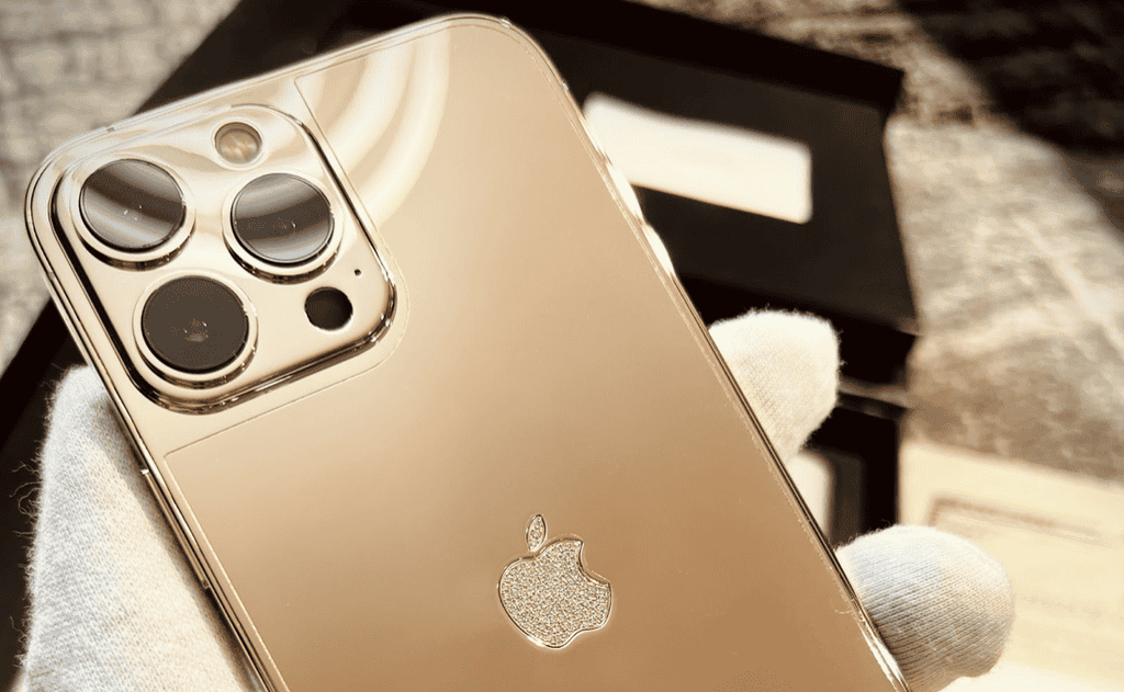 Cận cảnh iPhone 13 Pro Max bản mạ vàng, đính kim cương giá 150 triệu đồng tại thị trường Việt Nam ảnh 1