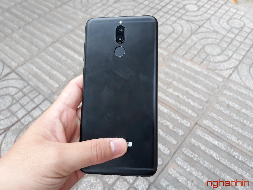 Smartphone màn hình không viền của Huawei bất ngờ xuất hiện tại Việt Nam ảnh 2