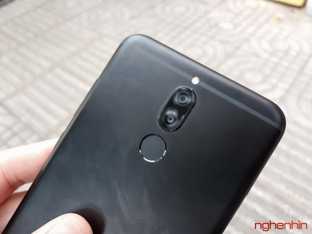Smartphone màn hình không viền của Huawei bất ngờ xuất hiện tại Việt Nam ảnh 3