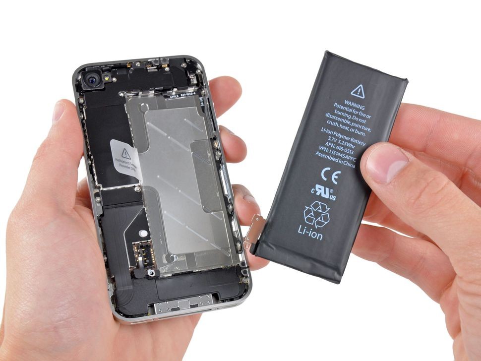 Apple công khai xin lỗi khách hàng, giảm giá thay thế pin iPhone  ảnh 1