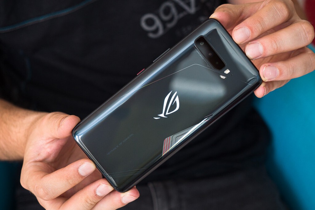 ROG Phone 3 ra mắt: Snapdragon 865+, màn hình 144Hz, RAM 16GB, pin 6000mAh, giá từ 925 USD ảnh 1
