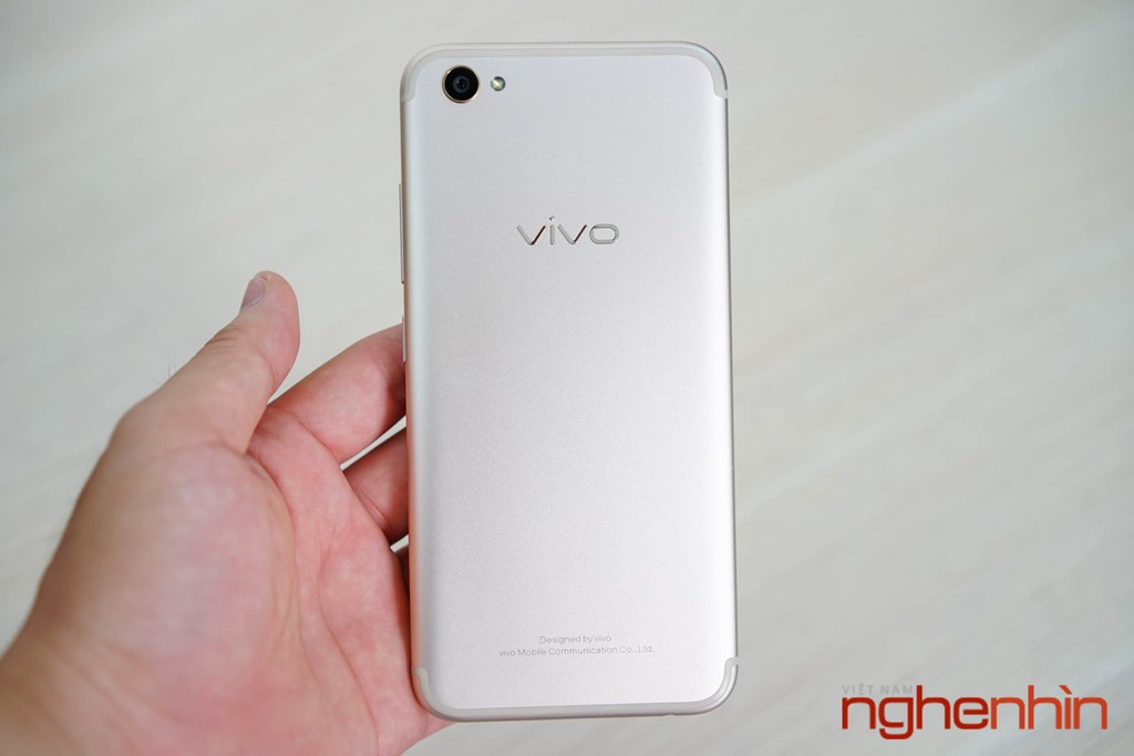 Xem kỹ smartphone Vivo V5 Plus với 2 camera selfie 20 chấm ảnh 10