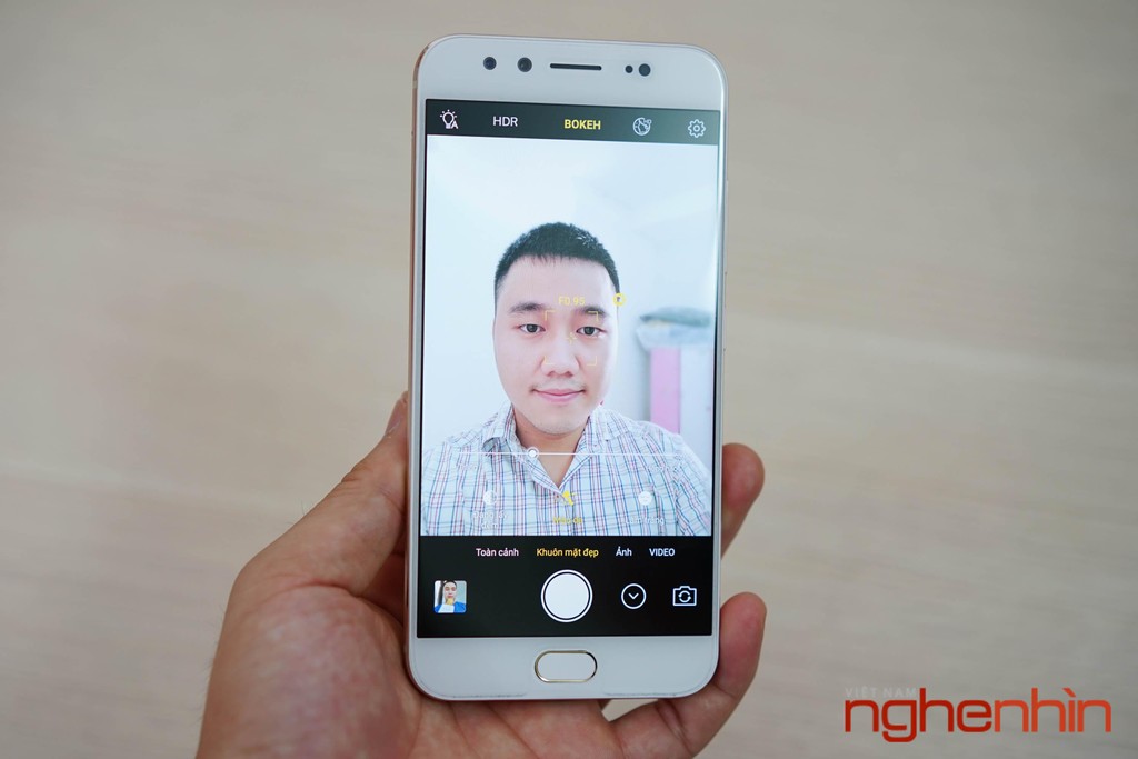 Xem kỹ smartphone Vivo V5 Plus với 2 camera selfie 20 chấm ảnh 17