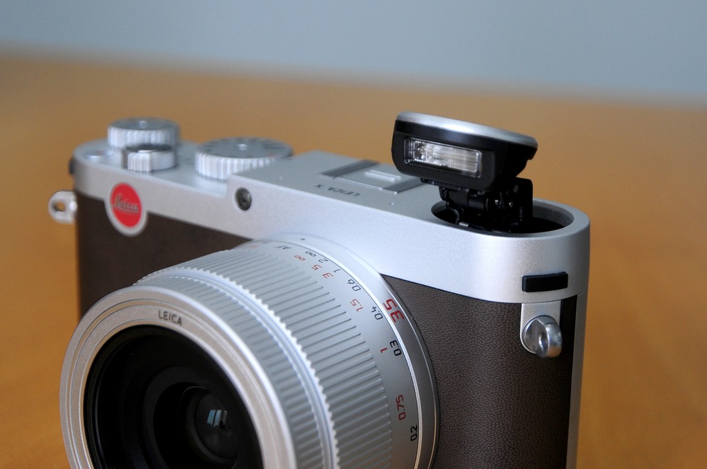 X (Typ 113) mẫu máy ảnh compact hạng “sang” của Leica ảnh 3