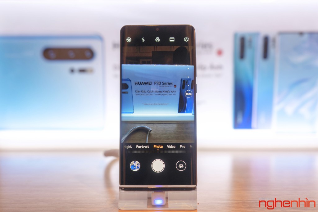 Trên tay Huawei P30 Pro đầu tiên tại Việt Nam: bóng bẩy nhưng điểm nhấn là camera   ảnh 3