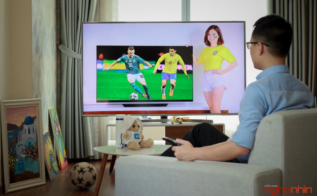 Cận cảnh TV LG 4K HDR 70 inch rẻ nhất mùa World Cup 2018 tại Việt Nam  ảnh 1