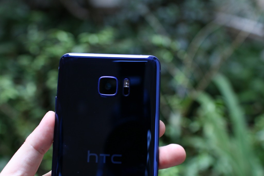 Cận cảnh flagship mới HTC U Ultra tại Việt Nam ảnh 5