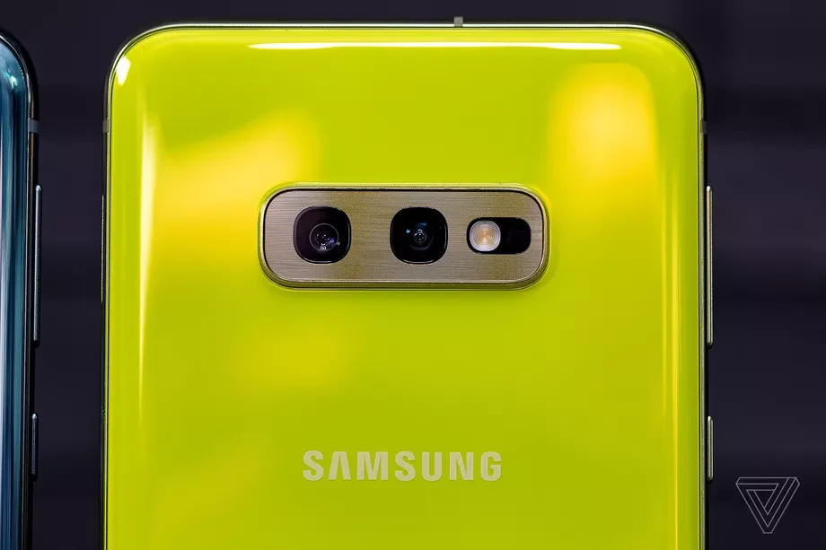 Đánh dấu 1 thập kỷ 'dải ngân hà', Samsung ra mắt 4 mẫu Galaxy S10 ảnh 19