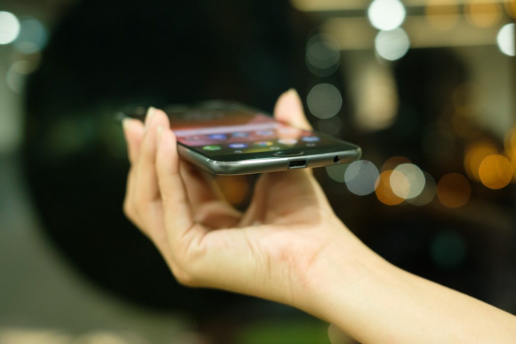 Smartphone Moto Z2 Play lộ ảnh thực sát ngày ra mắt ảnh 4