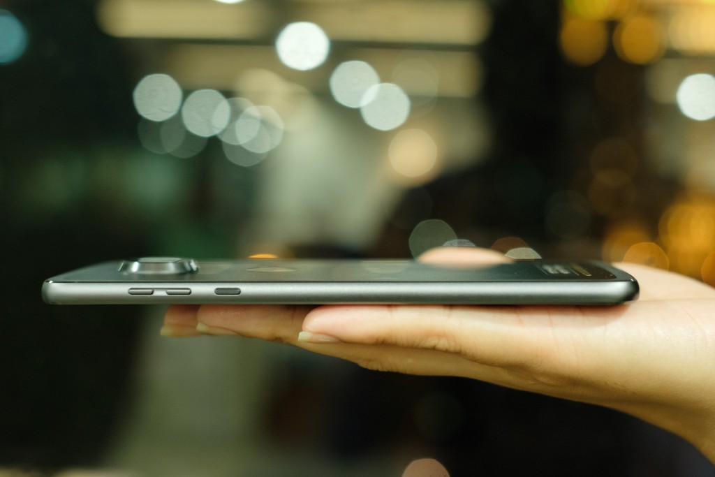 Smartphone Moto Z2 Play lộ ảnh thực sát ngày ra mắt ảnh 5