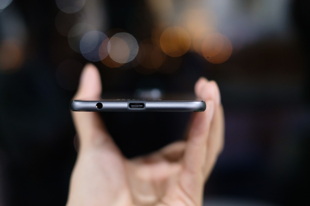 Smartphone Moto Z2 Play lộ ảnh thực sát ngày ra mắt ảnh 9