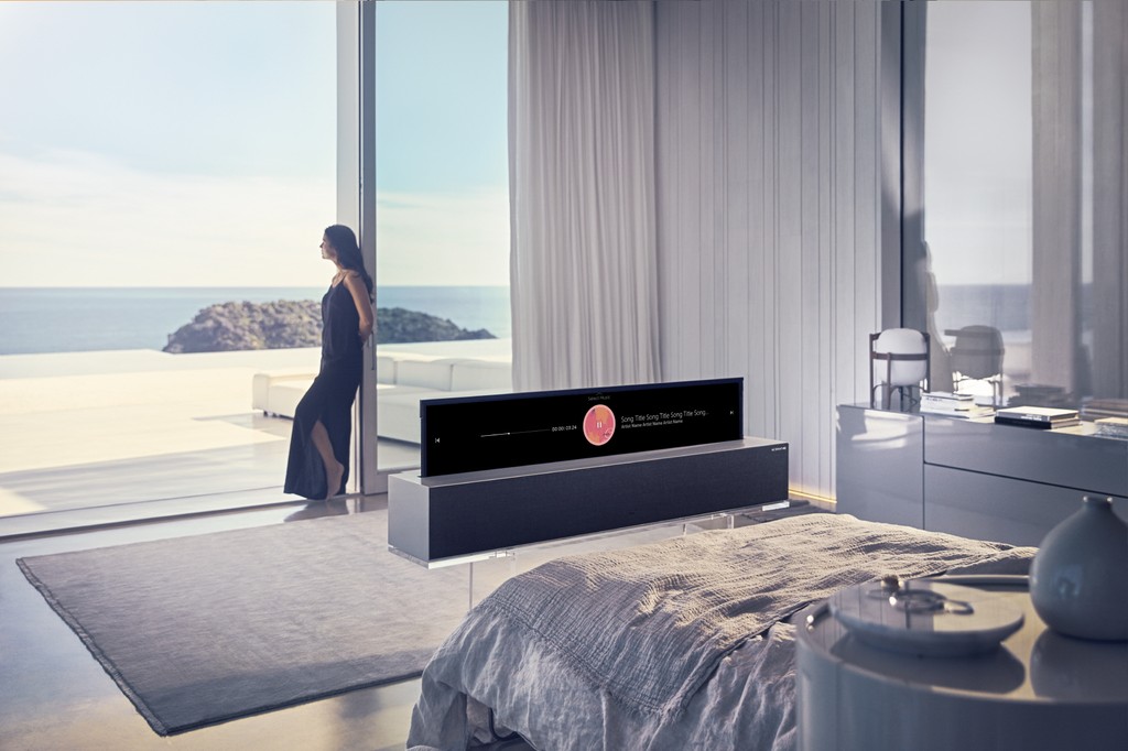 CES 2019: LG OLED R9 mẫu TV 'cuộn' đầu tiên trên thế giới ra mắt  ảnh 3