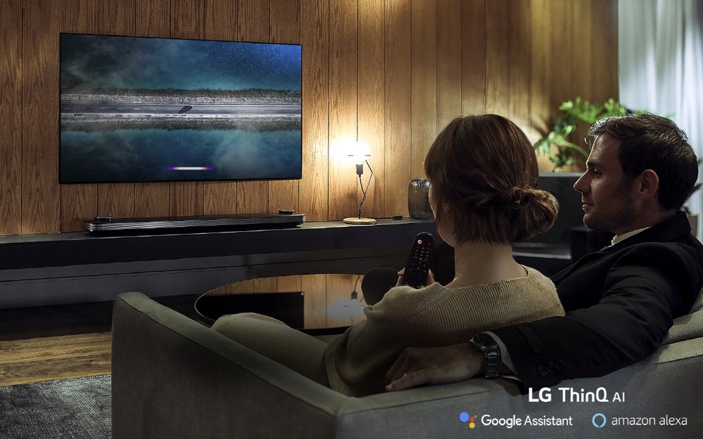 CES 2019: LG OLED R9 mẫu TV 'cuộn' đầu tiên trên thế giới ra mắt  ảnh 5