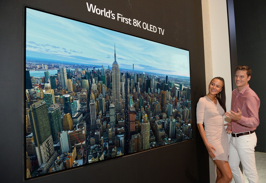 LG ra mắt TV OLED 8K kích thước 88 inch đầu tiên trên thế giới tại IFA 2018 ảnh 2