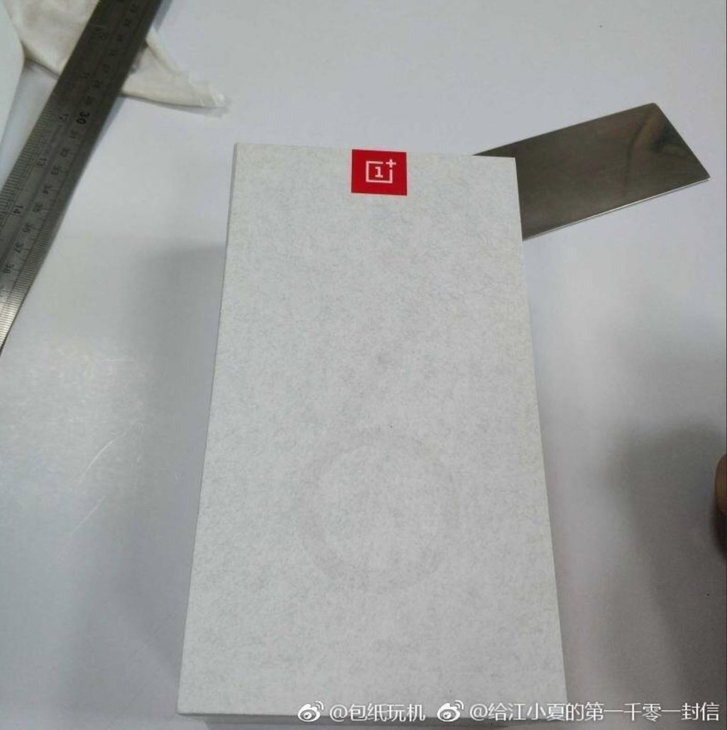 Lộ ảnh vỏ hộp OnePlus 6T kèm theo thiết kế chính thức ảnh 4