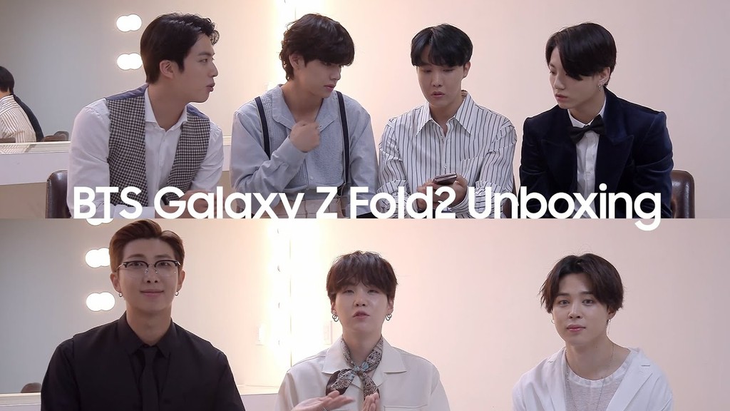 BTS thích thú mở hộp 'siêu phẩm' Galaxy Z Fold2 ảnh 1