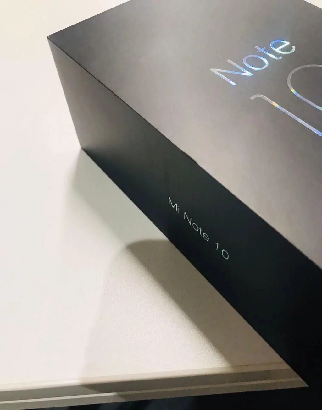 Xiaomi Mi Note 10 lộ diện vỏ hộp, camera 108MP? ảnh 2