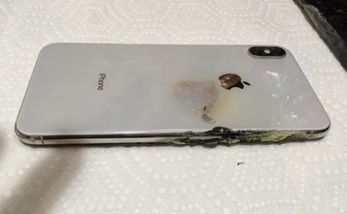 Một chiếc iPhone XS Max phát nổ, chủ nhân có thể sẽ kiện Apple ảnh 2