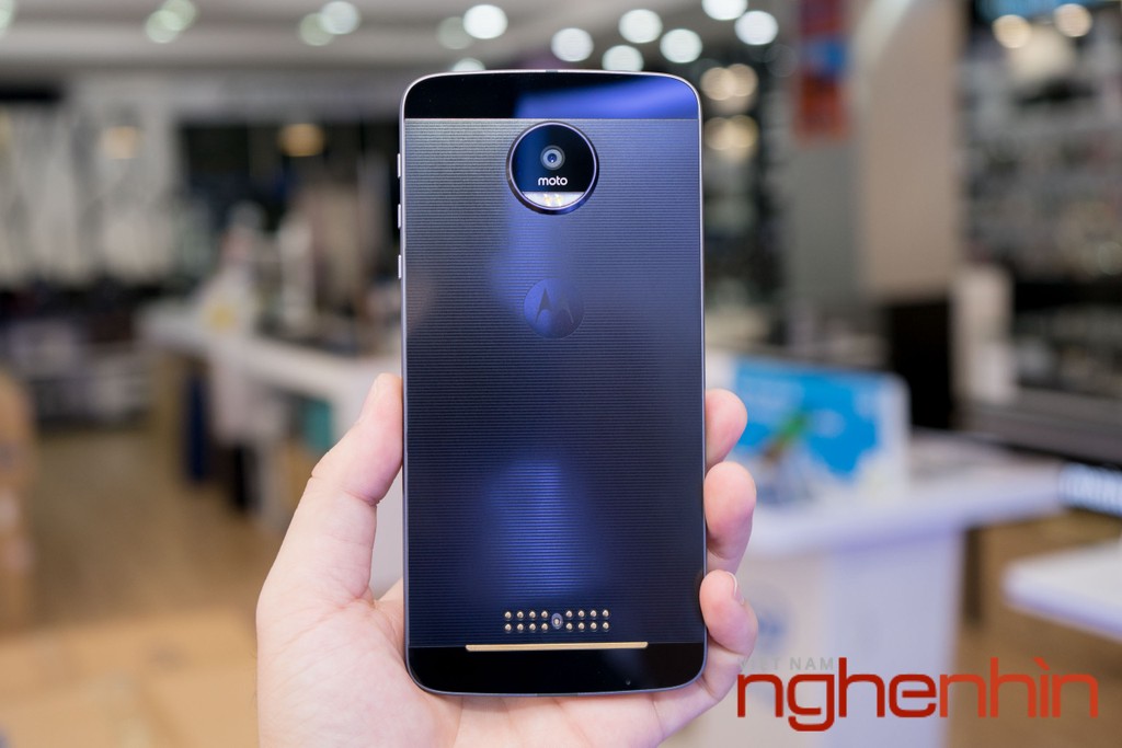 Xem kỹ smartphone Moto Z vừa lên kệ Việt giá 16 triệu ảnh 1