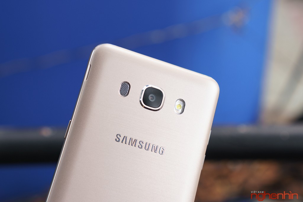 Trên tay Samsung Galaxy J5 2016 giá 5,5 triệu ảnh 10