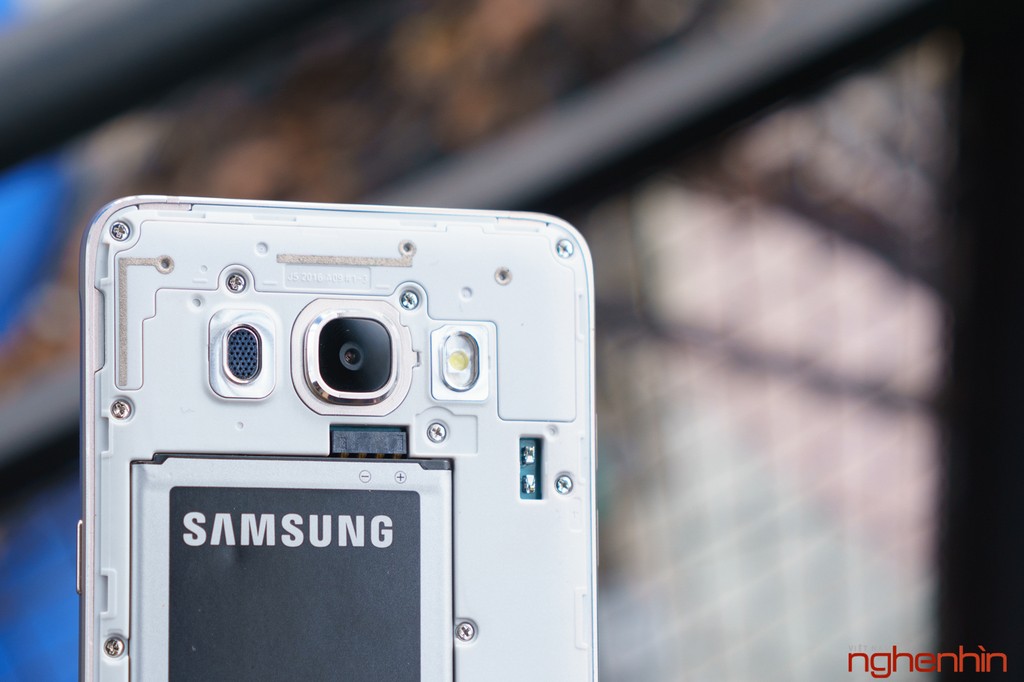 Trên tay Samsung Galaxy J5 2016 giá 5,5 triệu ảnh 13