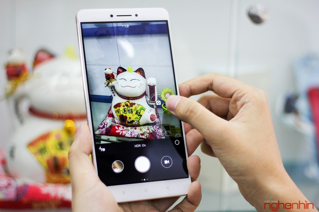 Trên tay phablet Xiaomi Mi Max đầu tiên tại Việt Nam, giá 5,9 triệu ảnh 18
